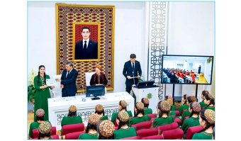 В Туркменистане подведены итоги конкурса юных химиков