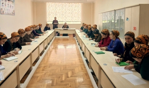 В городе Аркадаг начались занятия для педагогов детских садов