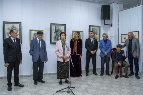В Ашхабаде открылась выставка заслуженного деятеля искусств Ораза Агабаева