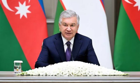 Президент Узбекистана поздравил Туркменистан с 35-летием независимости