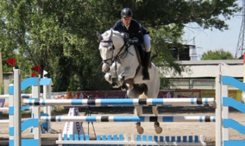 В Кыргызстане стартовал чемпионат по конкуру