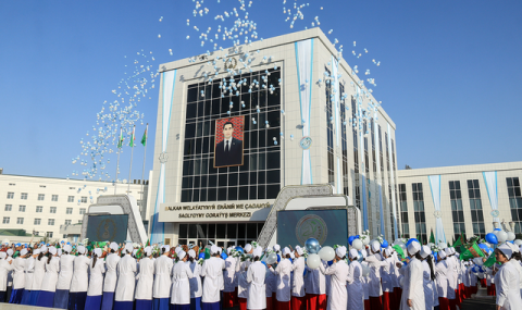 В Балканском велаяте открылся центр охраны здоровья матери и ребёнка