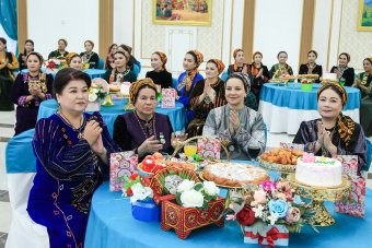 В Балканабаде торжественно отметили Международный женский день  