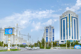 В Ашхабаде разместили баннеры в поддержку ФК «Аркадаг» перед матчем АФК-2