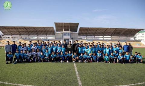 Футбольный фестиваль собрал сотню юных игроков в Ашхабаде