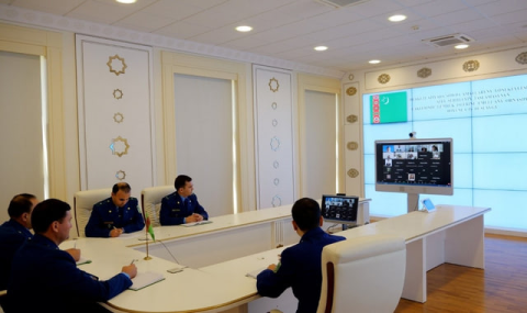 Туркменские таможенники изучили применение ИИ и машинного обучения
