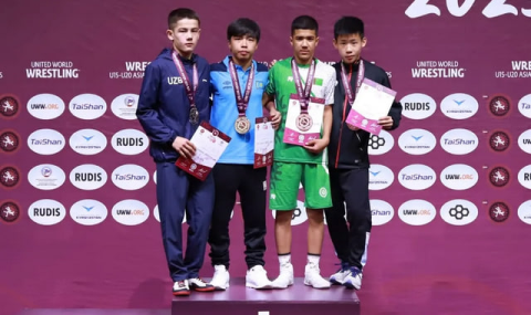 Туркменский борец завоевал бронзу на чемпионате Азии U-15