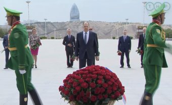 Сергей Лавров возложил цветы в Мемориальном комплексе в Туркменистане