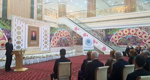 В Туркменистане отметили Международный день пожилых людей