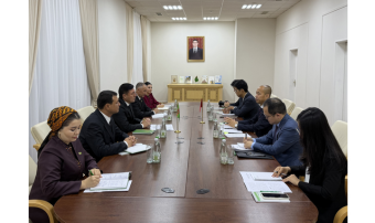 В Меджлисе Туркменистана прошла встреча с послом Китая