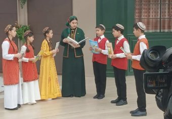 В детской библиотеке Туркменистана отметили 585-летие Алишера Навои