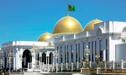 Президент Туркменистана подписал Указ о присвоении звания «Hormatly il ýaşulusy»