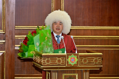 Ректор китайского медицинского университета получил почётное звание в Туркменистане