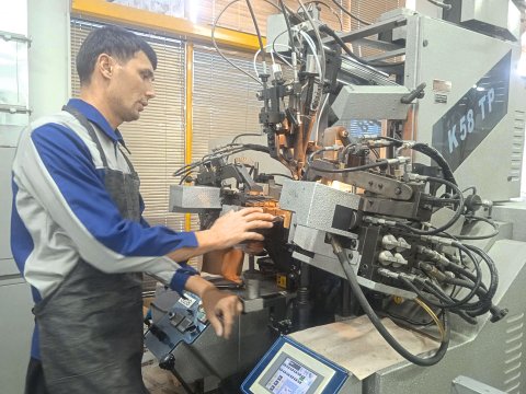 «Mary Deri – Aýakgap» начало выпуск рабочей обуви для газовиков Туркменистана