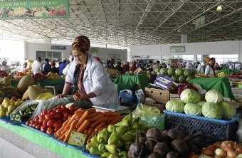 Рынки Туркменистана утопают в изобилии свежих даров природы