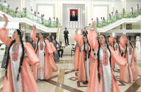 В Ызганте прошла конференция в честь Дня Конституции и Государственного флага Туркменистана