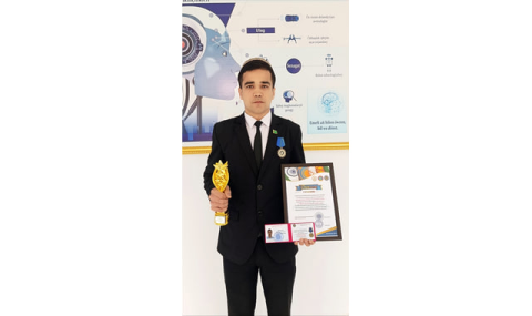 Туркменский студент выиграл конкурс лучших студентов Центральной Азии