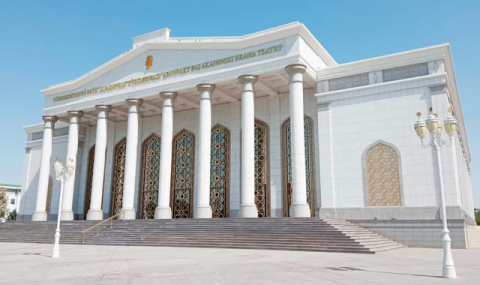 Туркменский театр стал победителем фестиваля в Андижане