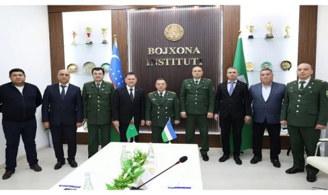 Туркменские таможенники провели рабочий визит в Узбекистан