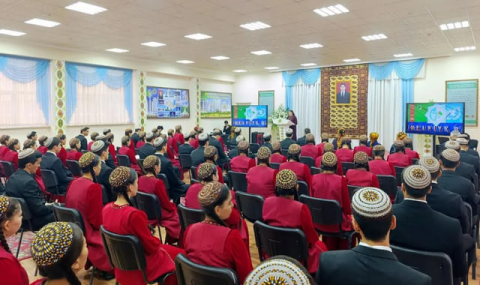 В Ашхабаде состоялась консультация, посвящённая роли нейтралитета Туркменистана