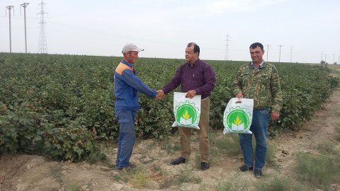 Деятели культуры вдохновили хлопкоробов Балканского велаята на трудовые успехи  