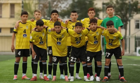 В Ашхабаде стартовало первенство по футболу среди юношей до 15 лет