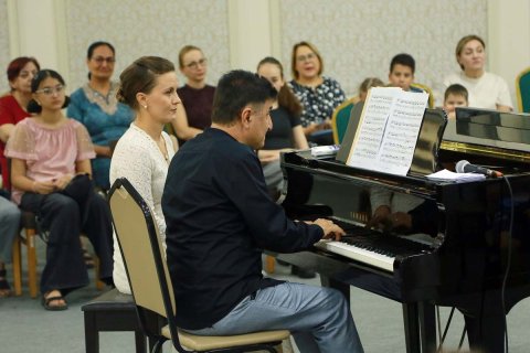 В Ашхабаде Владимир Мкртумов провел интерактивное расследование для детей 