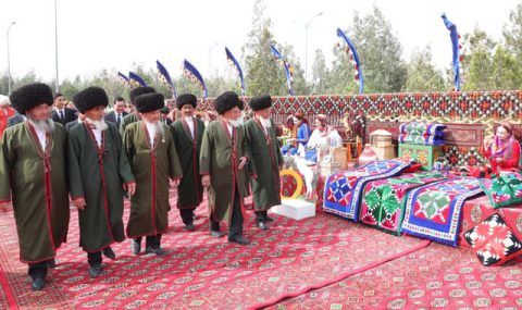 В Туркменистане проходит фестиваль бахши-дестанчи