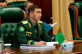 Президент Туркменистана поручил активизировать подготовку к военному параду  