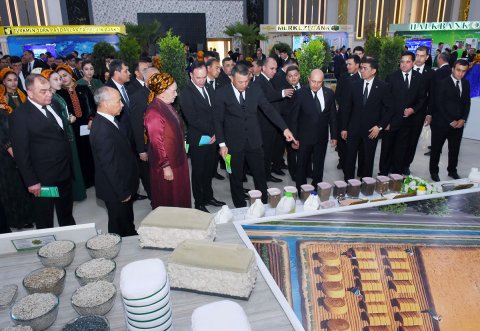 В Мары состоялась выставка и научно-практическая конференция