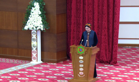 В Ашхабаде представили книгу «Hakyda göwheri» на азербайджанском языке