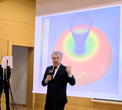 Австрийский эксперт по электронике провёл мастер-класс в туркменском вузе