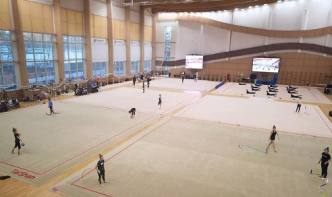 Гимнастки Италии и Боснии тренируются вместе с командой России