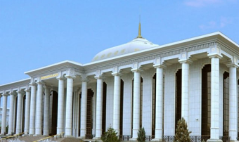 В Меджлисе Туркменистана продолжается работа над новыми законопроектами