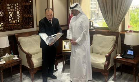 Посол Туркменистана встретился с министром муниципалитетов Катара