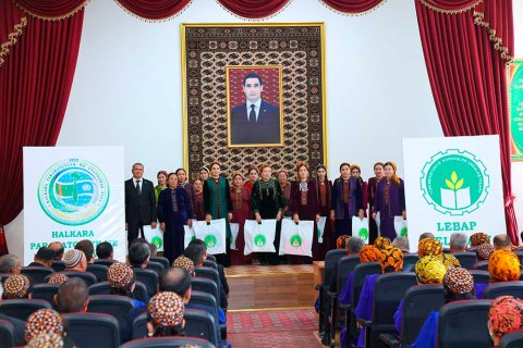 В Туркменистане состоялся конкурс среди работников здравоохранения