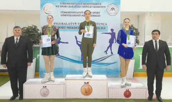 Юные фигуристы Туркменистана соревнуются в Ашхабаде