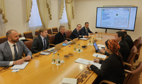В Минобразования Туркменистана состоялась встреча с делегацией AQA Global