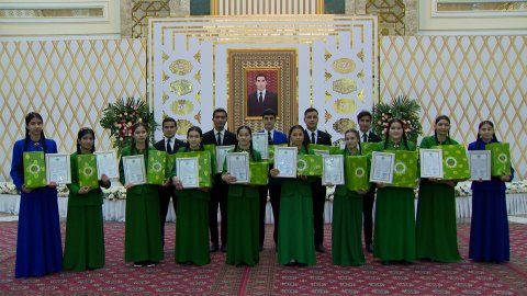 Творческий конкурс «Мир: голос детей» прошёл в Туркменистане