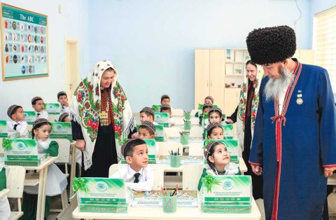 В туркменском селе Бекарык открыта новая школа на 400 мест