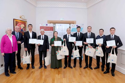 В Ашхабаде подвели итоги конкурса на лучшую статью по «зеленой» энергетике