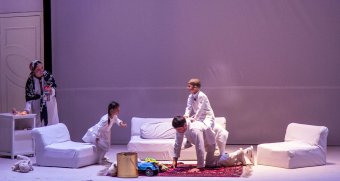Премьера спектакля «Howandar» покорила зрителей Главного драмтеатра