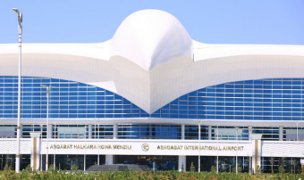 Премьер-министр Пакистана прибыл в Ашхабад для участия в форуме