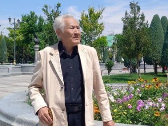 75-летний юбилей отмечает туркменский писатель Хемра Широв