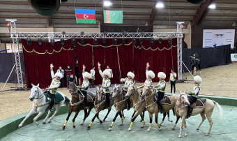 Туркменская конная группа «Галкыныш» выступила в Баку