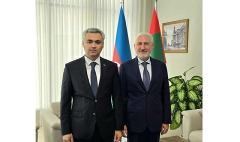 В ОАЭ состоялась встреча послов Туркменистана и Азербайджана