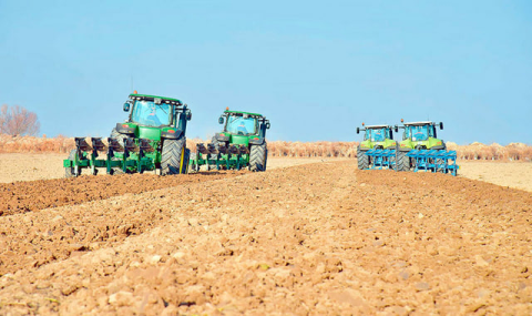 В Лебапском велаяте Туркменистана контролируют сельхозработы на высоком уровне