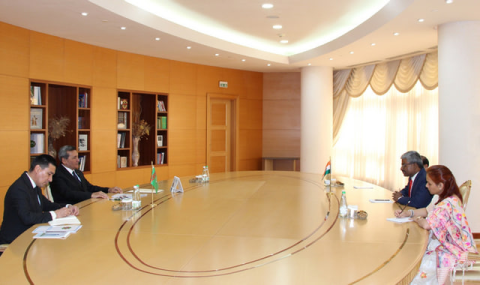 В Ашхабаде состоялась встреча главы МИД Туркменистана с послом Индии