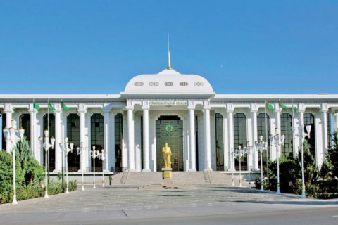 В Меджлисе Туркменистана рассмотрели пути обновления законодательства