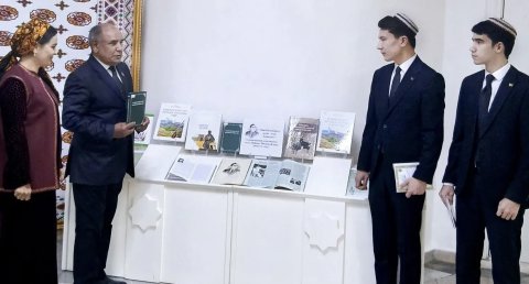 В Ашхабаде отметили 115-летие композитора Данатара Овезова